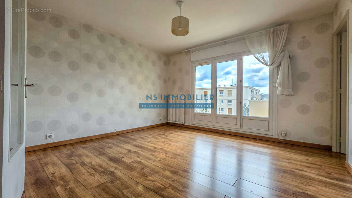 Appartement à HOUILLES