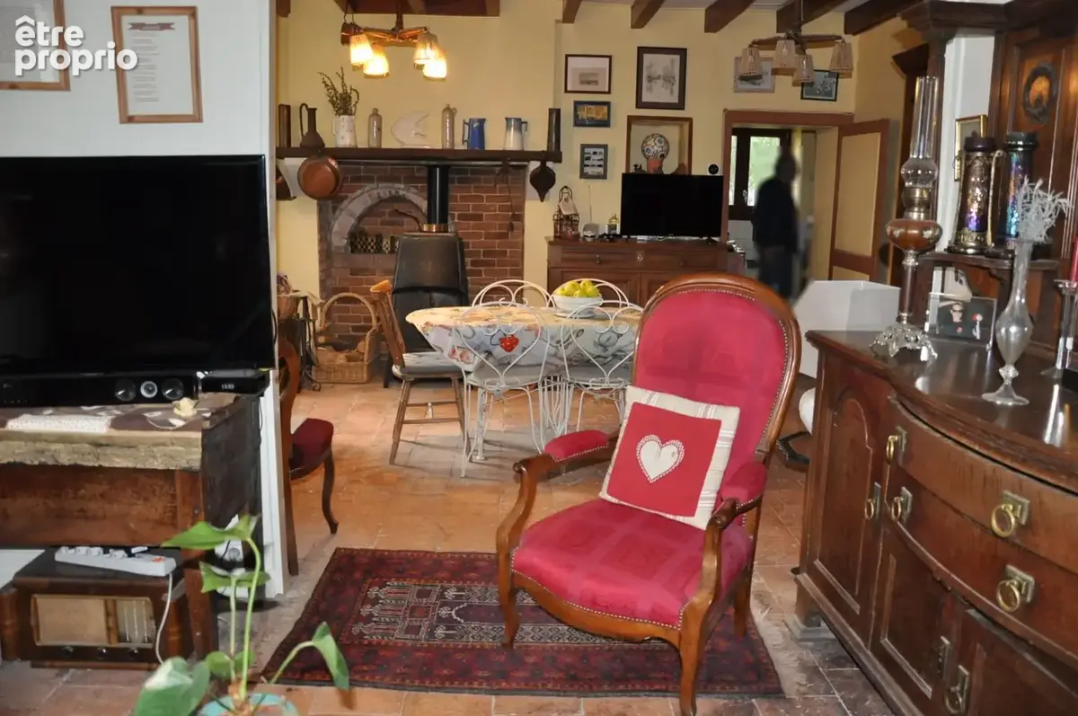 Jolie longère en pierre de chaux, avec 4 hectares de terrain - photo 6