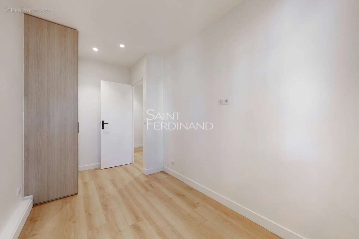 Appartement à PARIS-17E