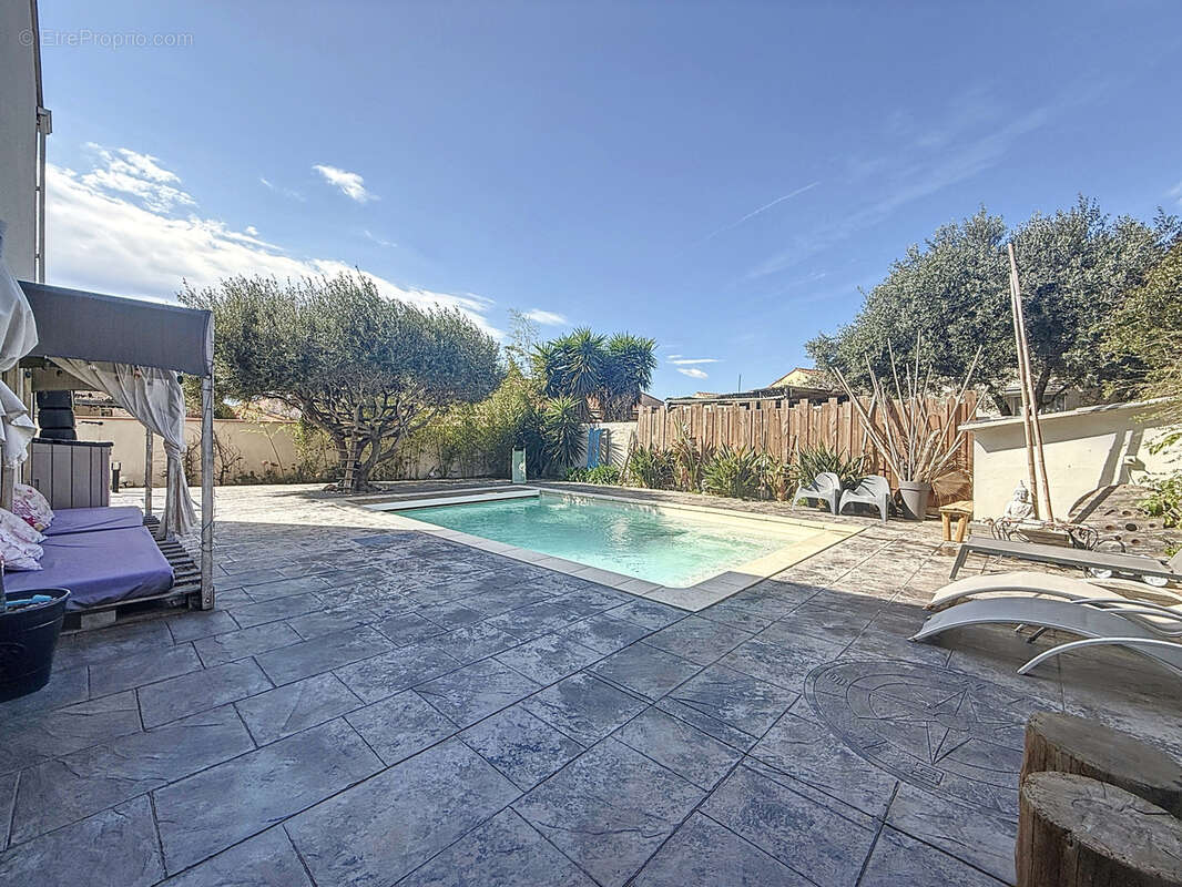 Maison à VILLENEUVE-DE-LA-RAHO