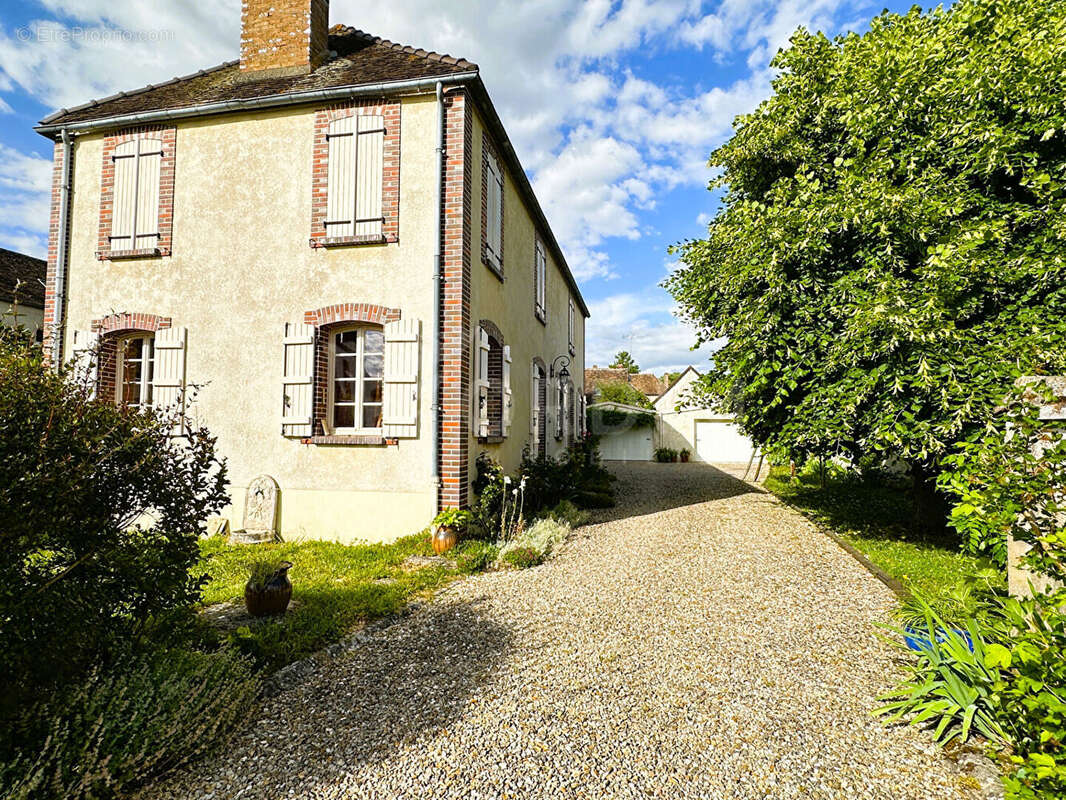 Maison à PRECY-SUR-VRIN