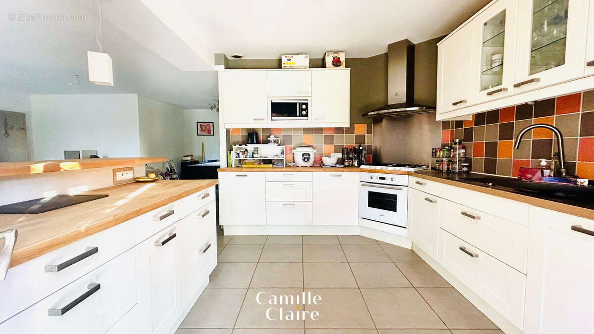 Maison à POURRIERES