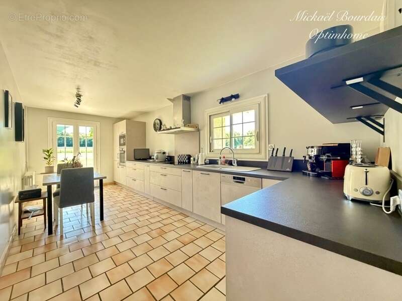 Maison de caractère 230 m2 avec 7 hectares de prairie – Vie de plain-pied – Secteur Oizé - photo 12