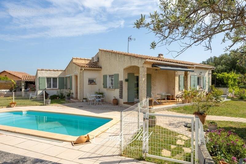 Maison à CHATEAUNEUF-LES-MARTIGUES