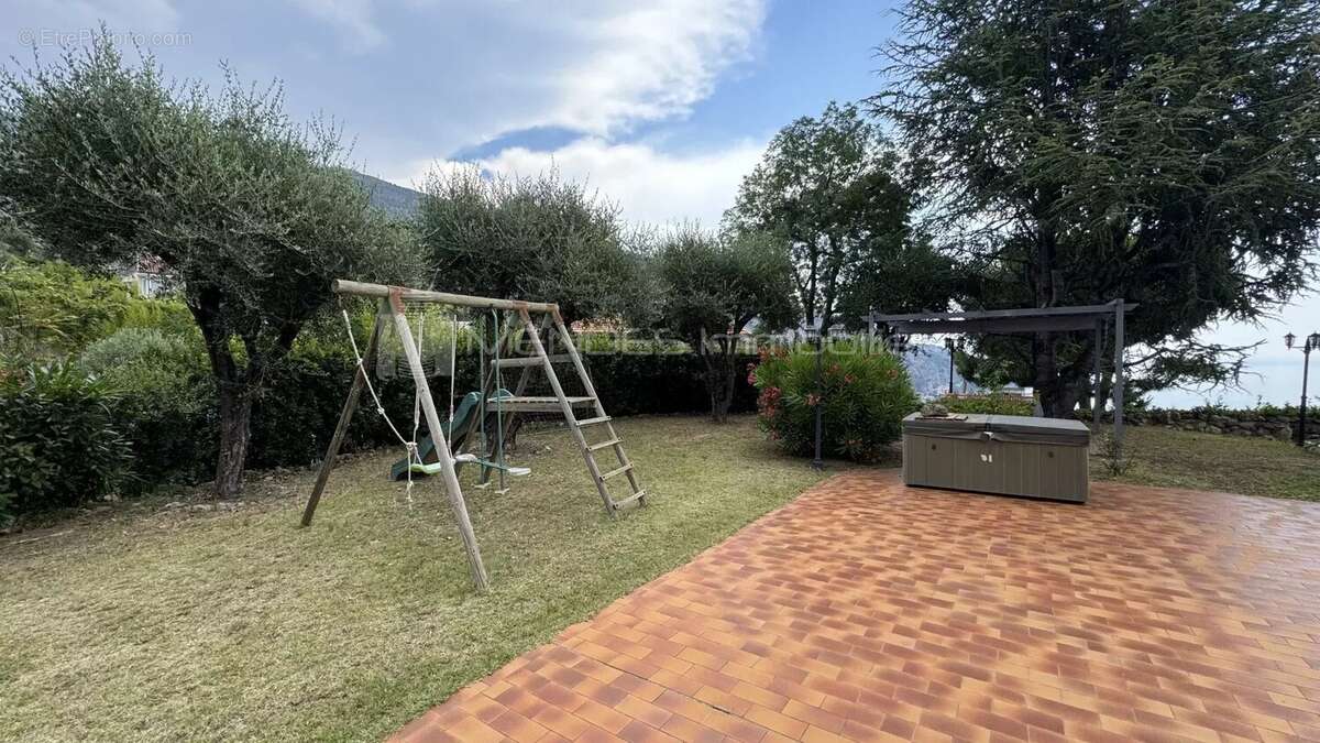 Vue spectaculaire villa avec piscine a menton - photo 14