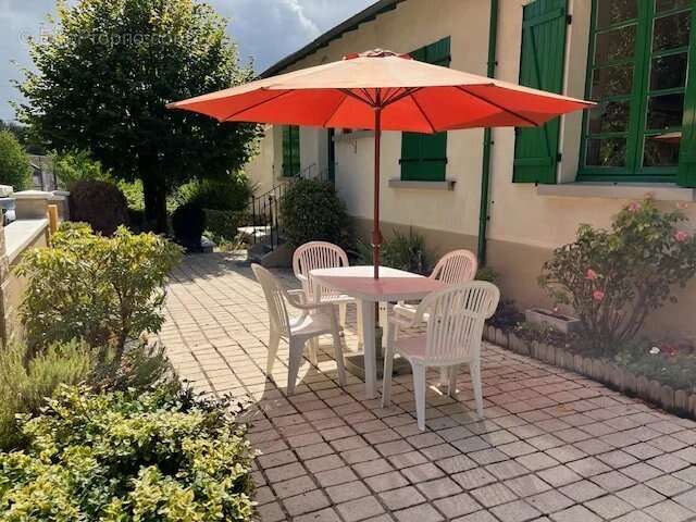 Deux pavillons jumelés avec sous-sols spacieux style 'garage' - photo 2