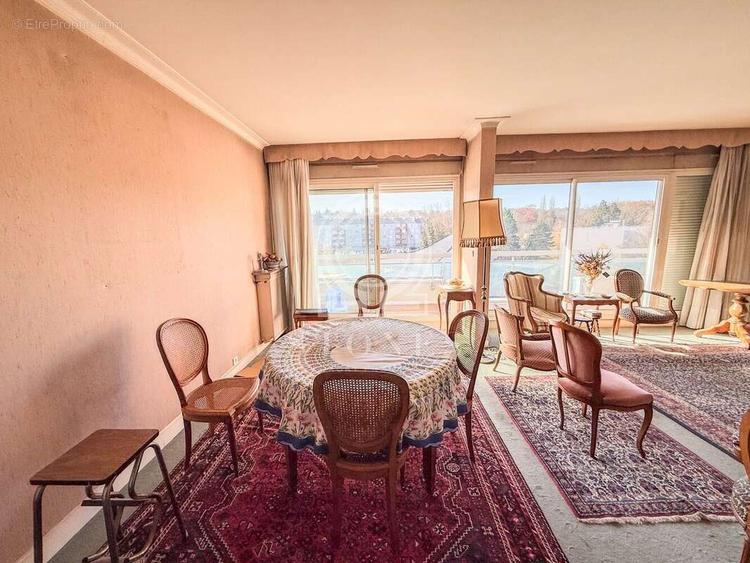 Appartement à LA CELLE-SAINT-CLOUD