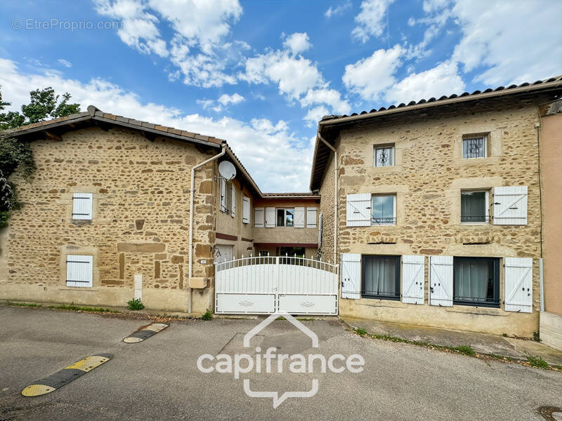 Maison à CHATEAUNEUF-DE-GALAURE