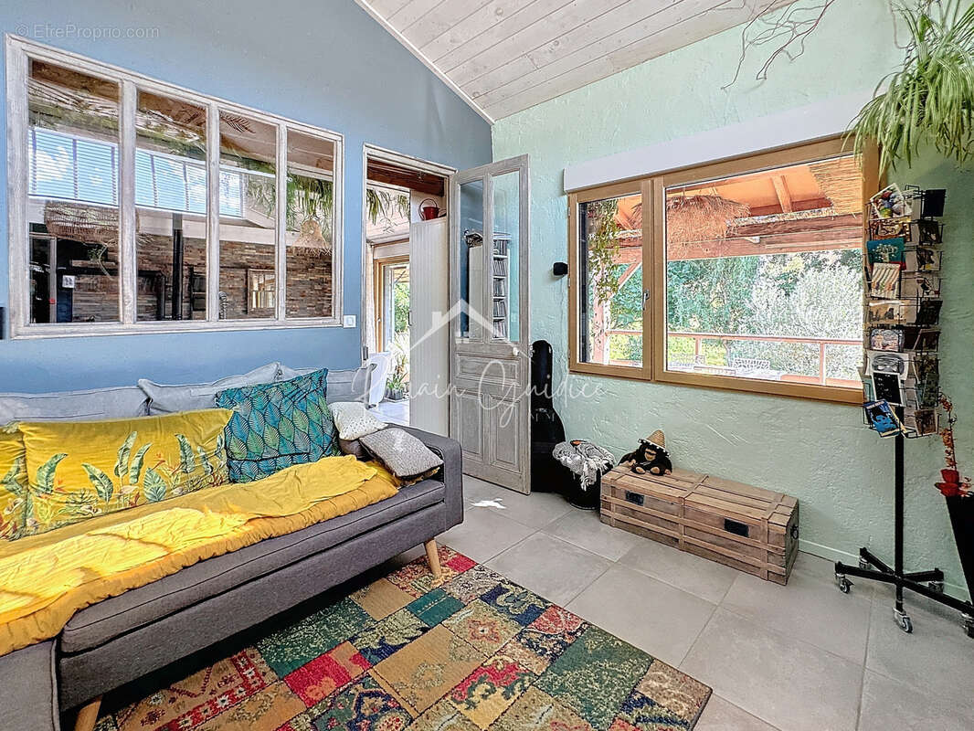 Maison à SAINT-GEORGES-DE-LUZENCON