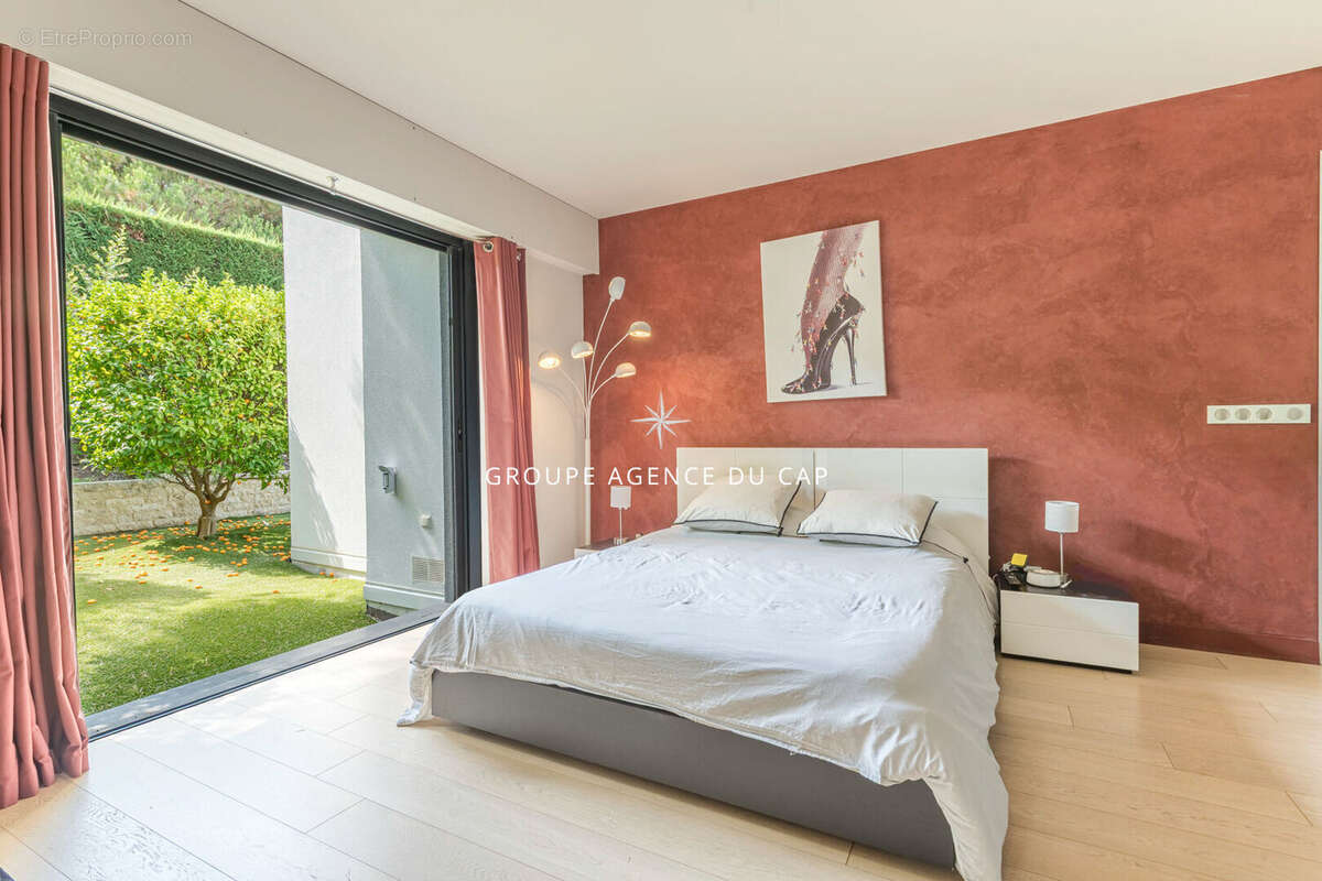 Villa contemporaine 9 pieces  250 m2  saint-raphael - photo 8