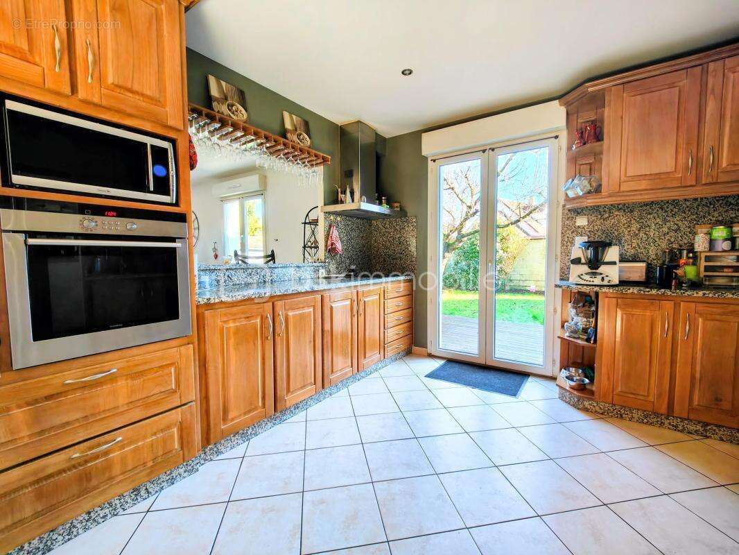 Maison à BAZAINVILLE