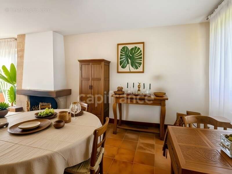 Maison à LE RELECQ-KERHUON