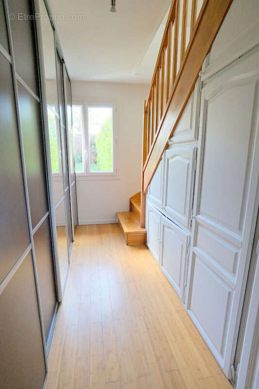 Maison à MEZIERES-SUR-SEINE