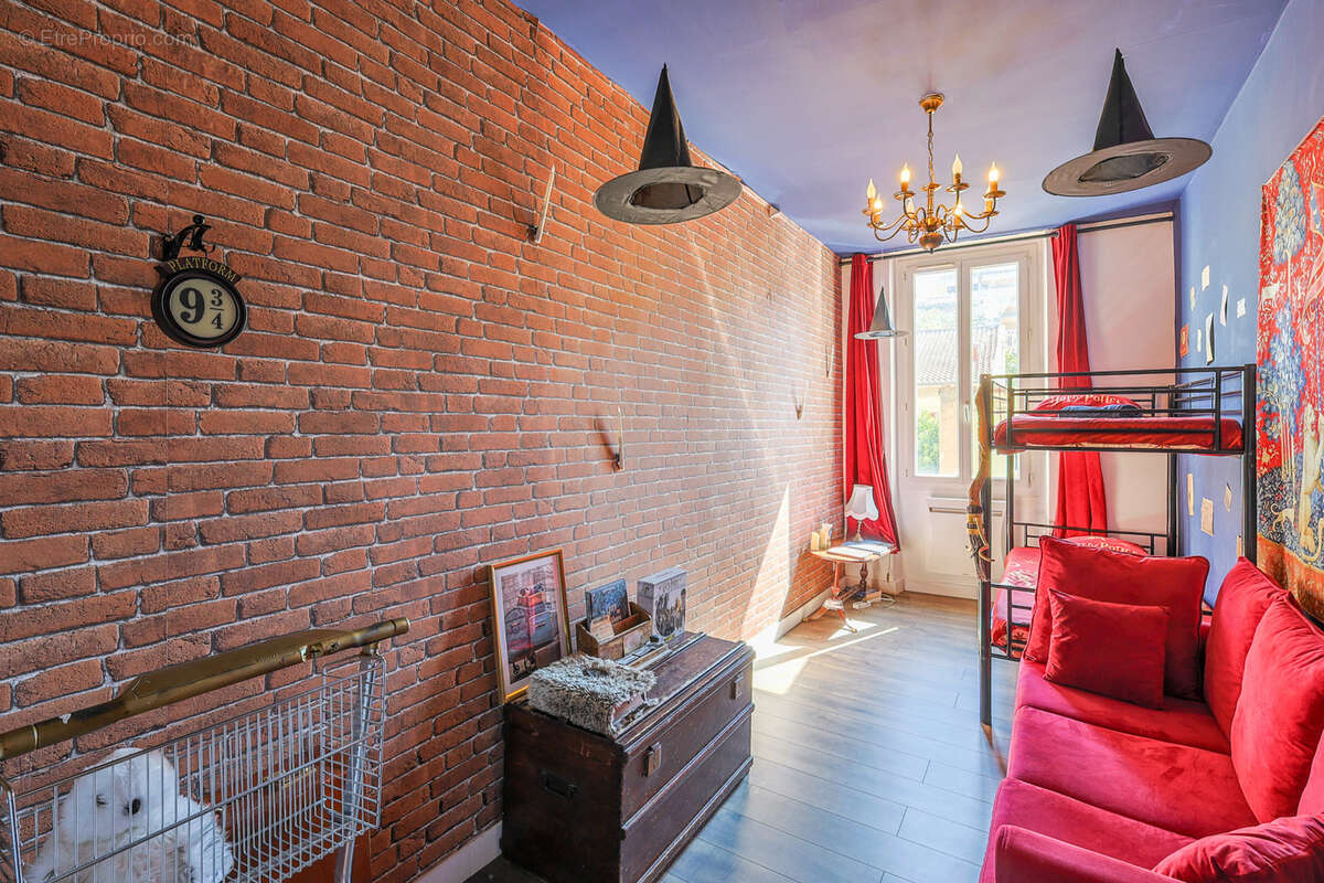 Appartement à MARSEILLE-5E