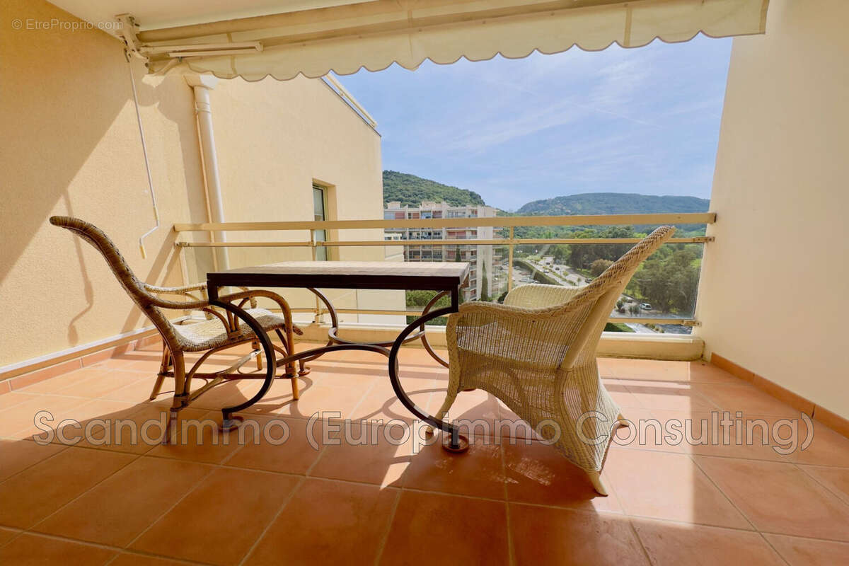Appartement à MANDELIEU-LA-NAPOULE