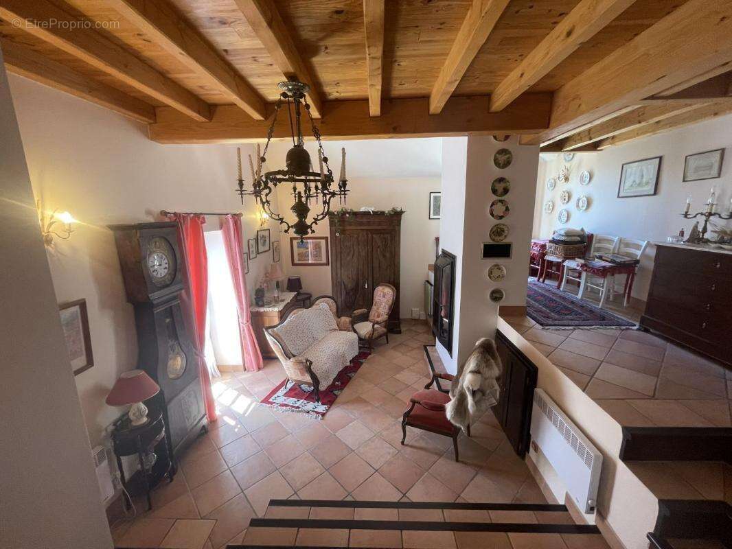 Maison à MONTJAUX