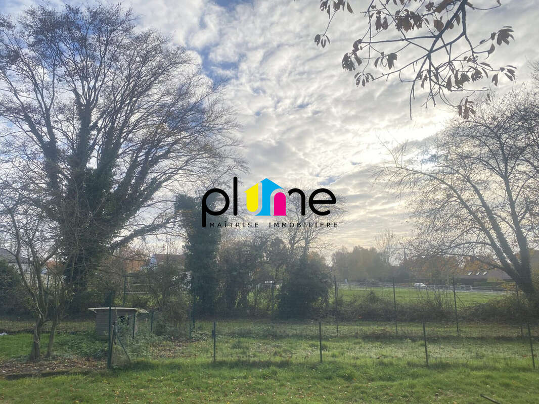 Terrain à MERIGNIES