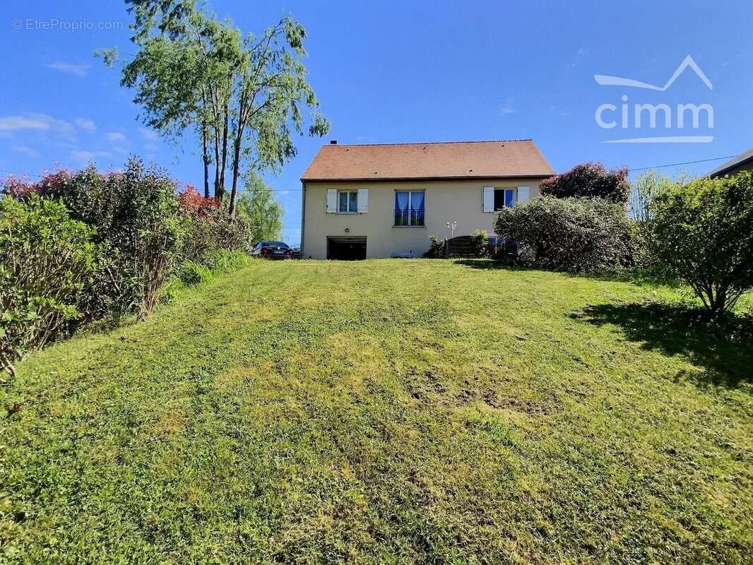 Maison à CHAUMONT-SUR-LOIRE