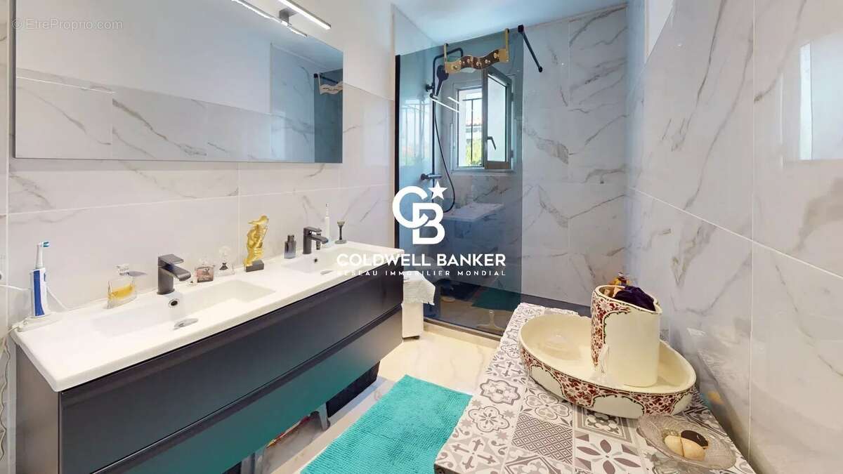 Saint-Aygulf,  bel appartement dans une résidence sécurisée avec piscine, à deux pas du bord de mer - photo 4