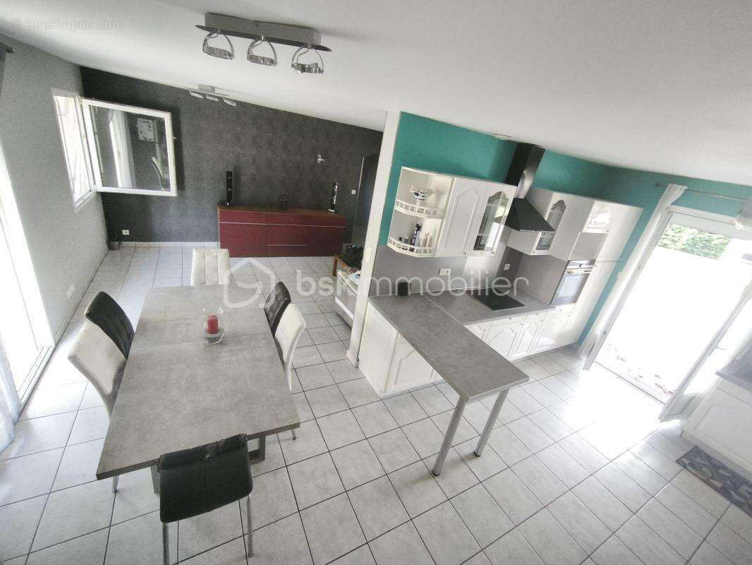 Maison à BEAUREPAIRE