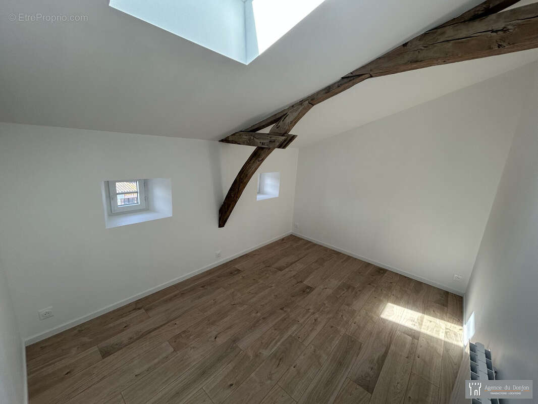 Maison à SAINT-GENIS-DE-SAINTONGE