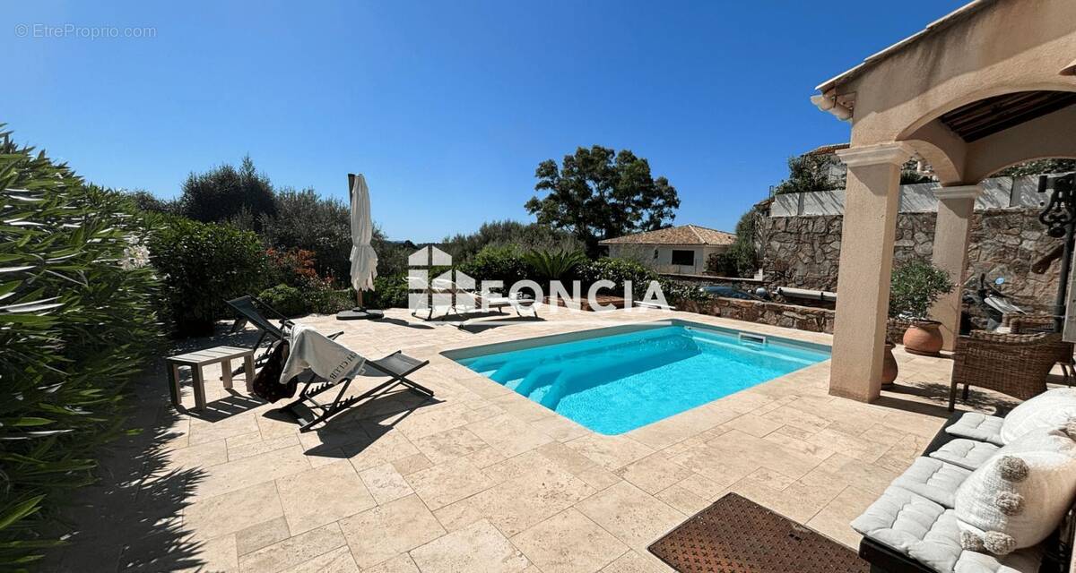 Maison à BORMES-LES-MIMOSAS