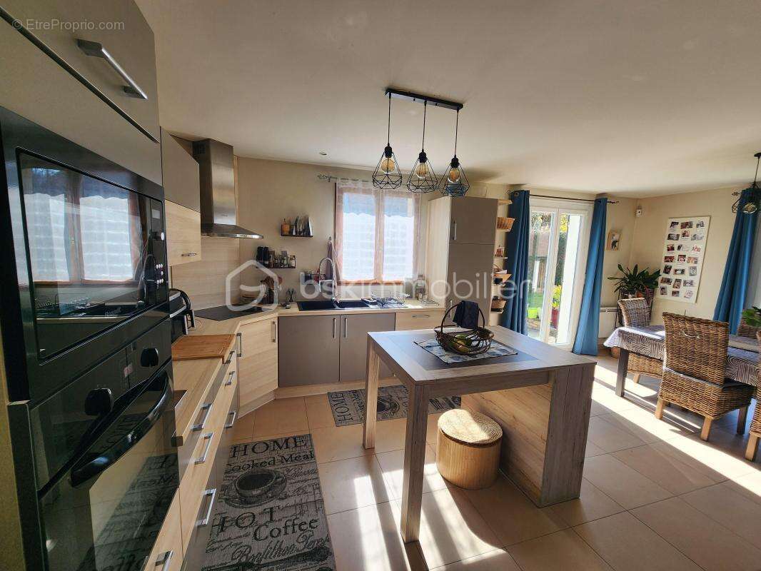 Maison à VILLEMARECHAL