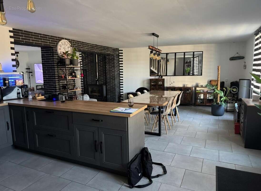 Maison 111 m² à Vendeuil-Caply  - photo 4