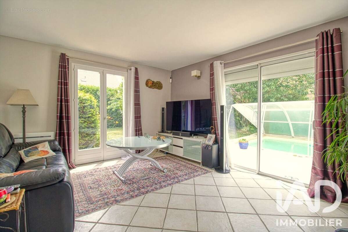 Maison 140 m² à Chessy  - photo 4
