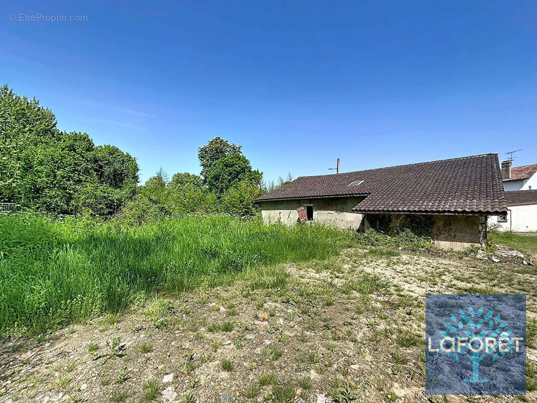 Maison à SAUGNAC-ET-CAMBRAN