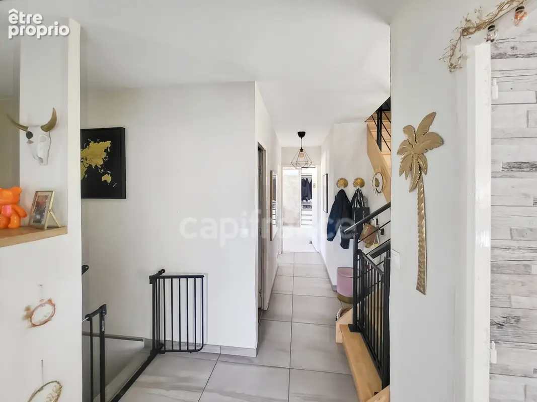 A seulement 7 minutes de Genlis, LONGCHAMP, belle maison spacieuse de 148 m² avec deux garages et piscine - photo 2
