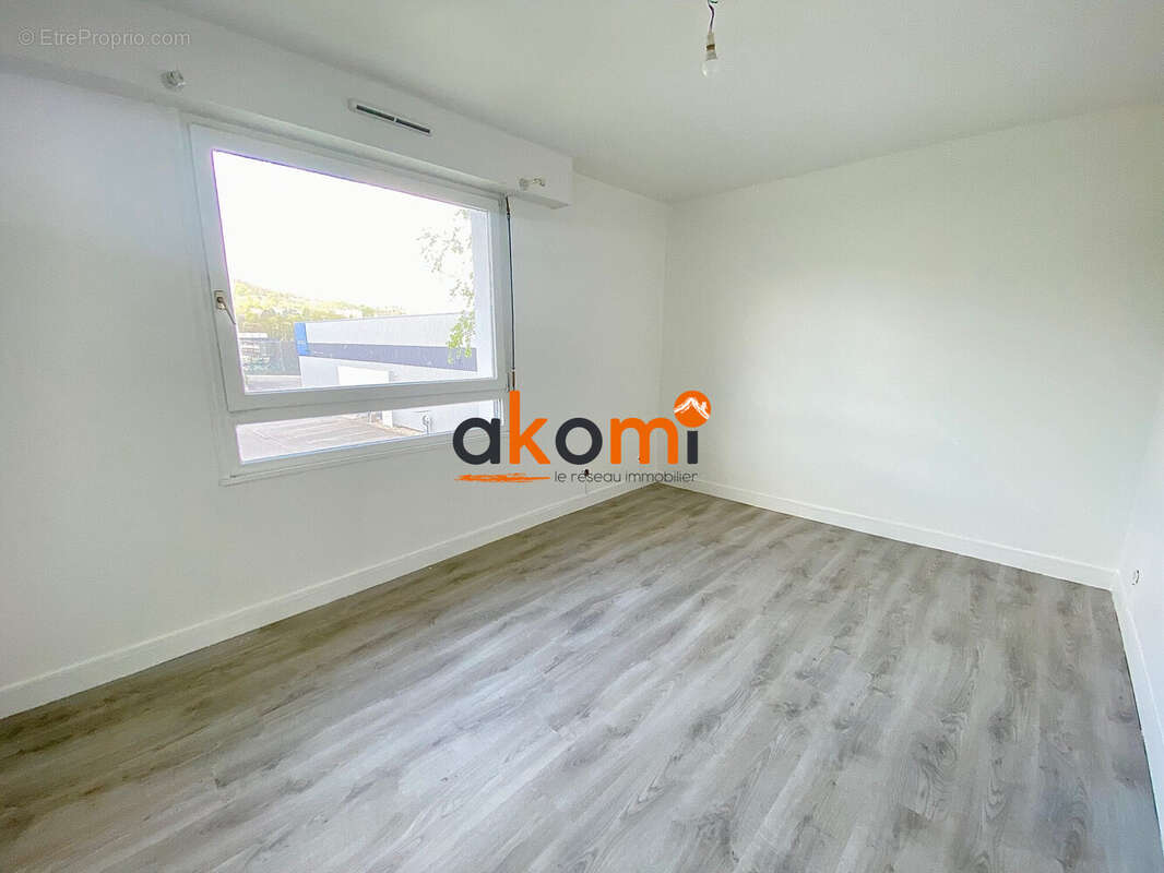 Commerce à HOUDEMONT