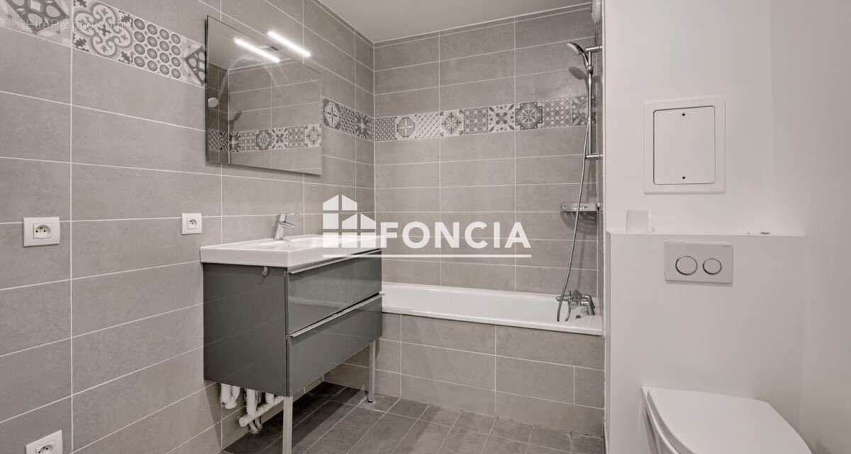 EXCLUSIVITE FONCIA ! Appartement 3P, balcons, avec cave et parking - photo 8