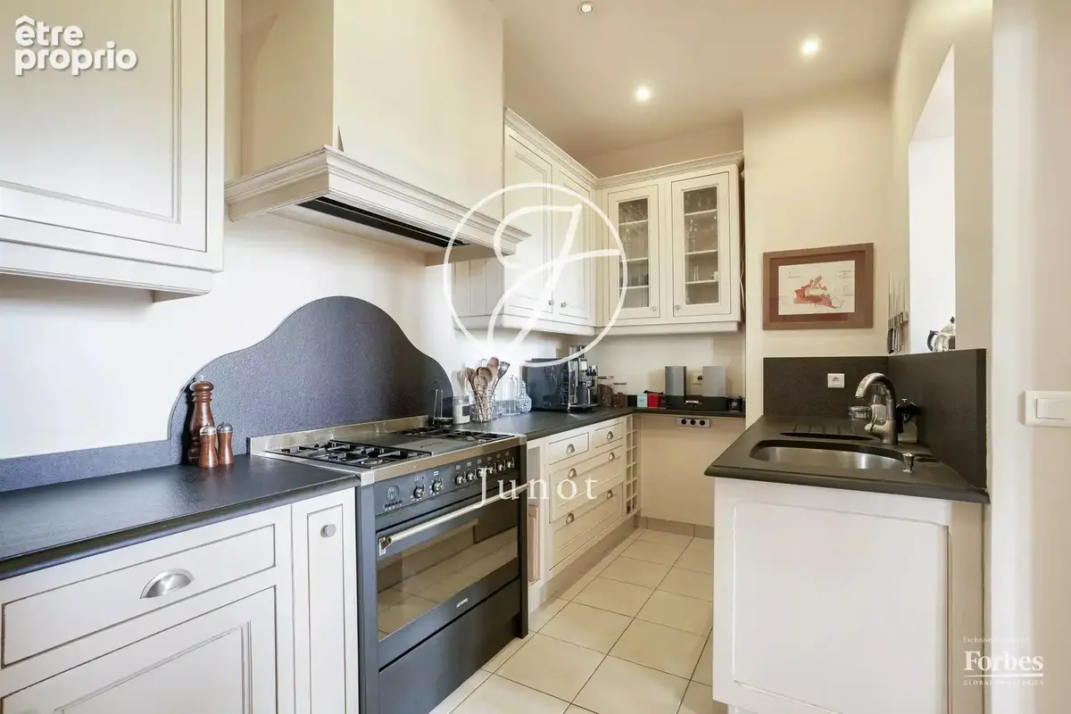 Le Vésinet - LAC INFERIEUR - Appartement - 228.95m² - 4 chambres - Terrain de 1500m². - photo 5