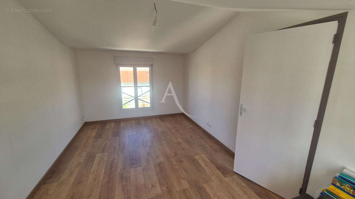 Maison en pierre rénovée de 137m2 - photo 12