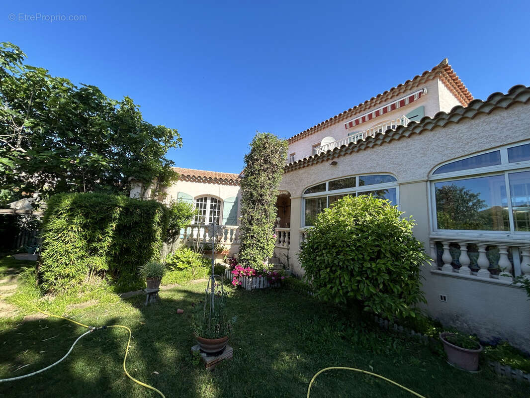 VILLA 170 M2 sur une parcelle de 1000 m2 - VENDUE LOUEE - photo 2