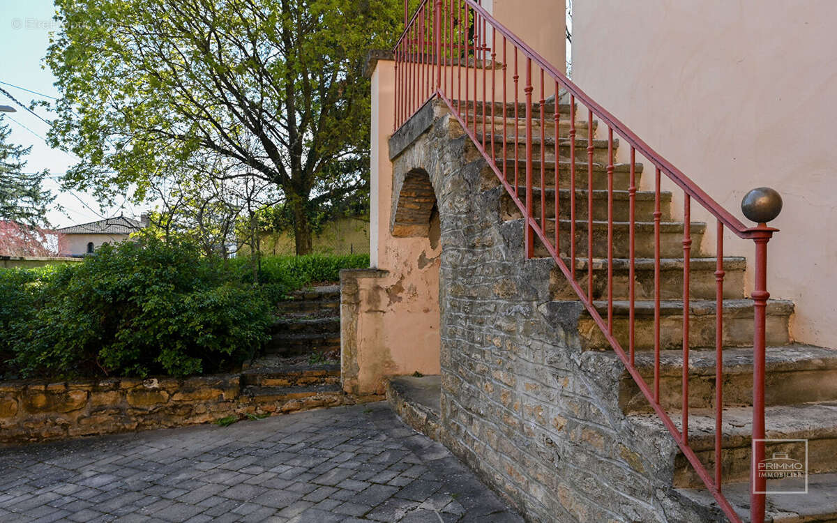 Maison à SAINT-CYR-AU-MONT-D'OR