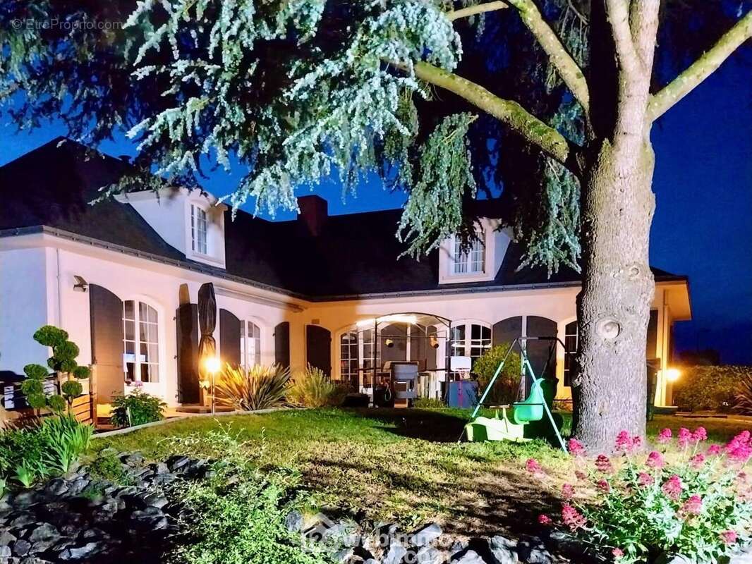 En résumé une maison où il fait bon vivre avec tout le confort moderne. - Maison à CHALONNES-SUR-LOIRE