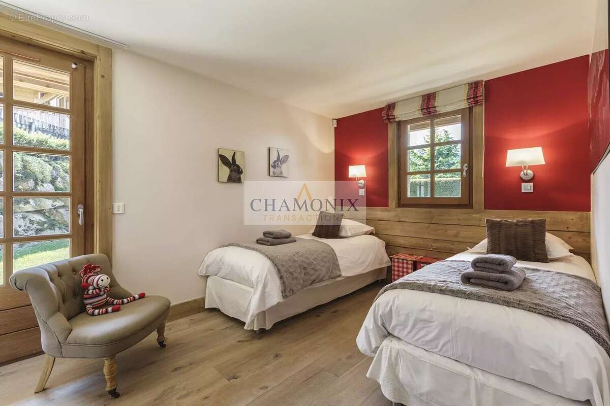 Maison à DEMI-QUARTIER