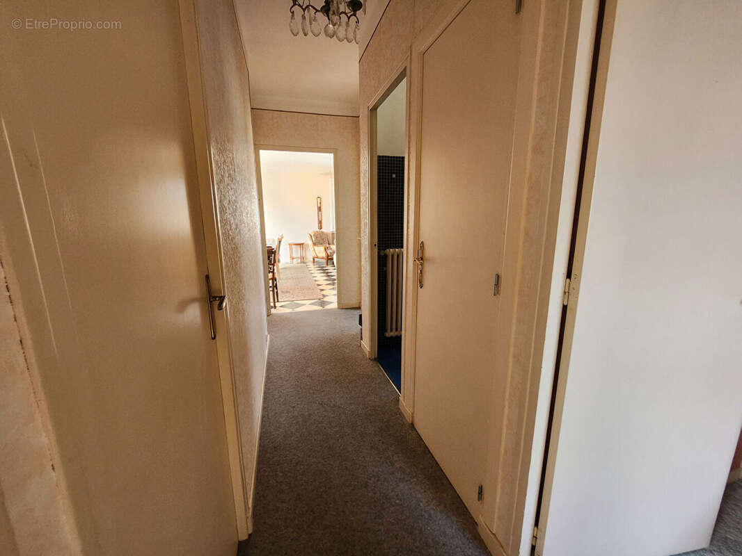 Maison à CHATEAUNEUF-DE-GADAGNE