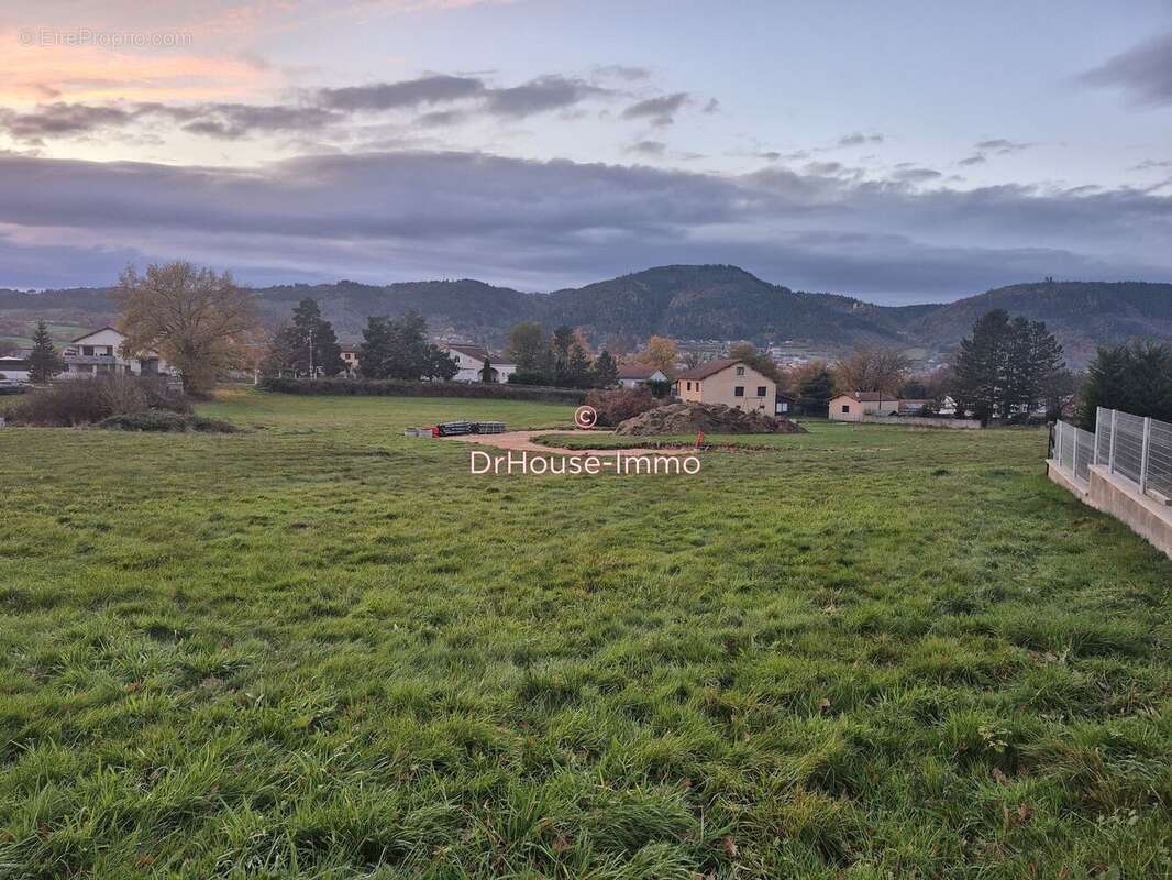 Terrain à BAS-EN-BASSET