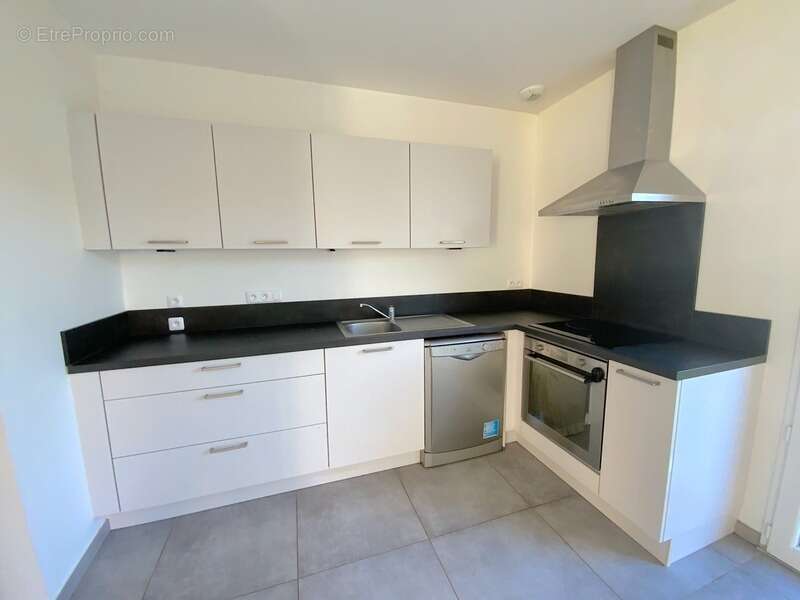 Maison à LA ROQUETTE-SUR-SIAGNE