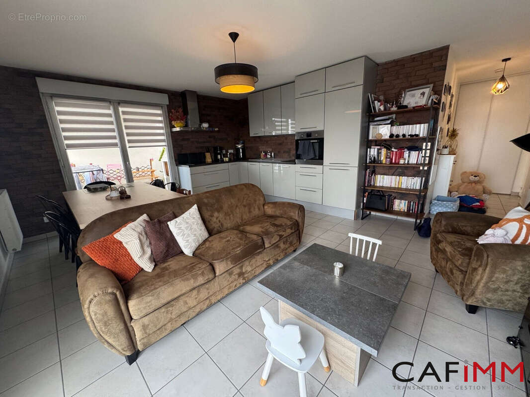 Appartement à MEYZIEU