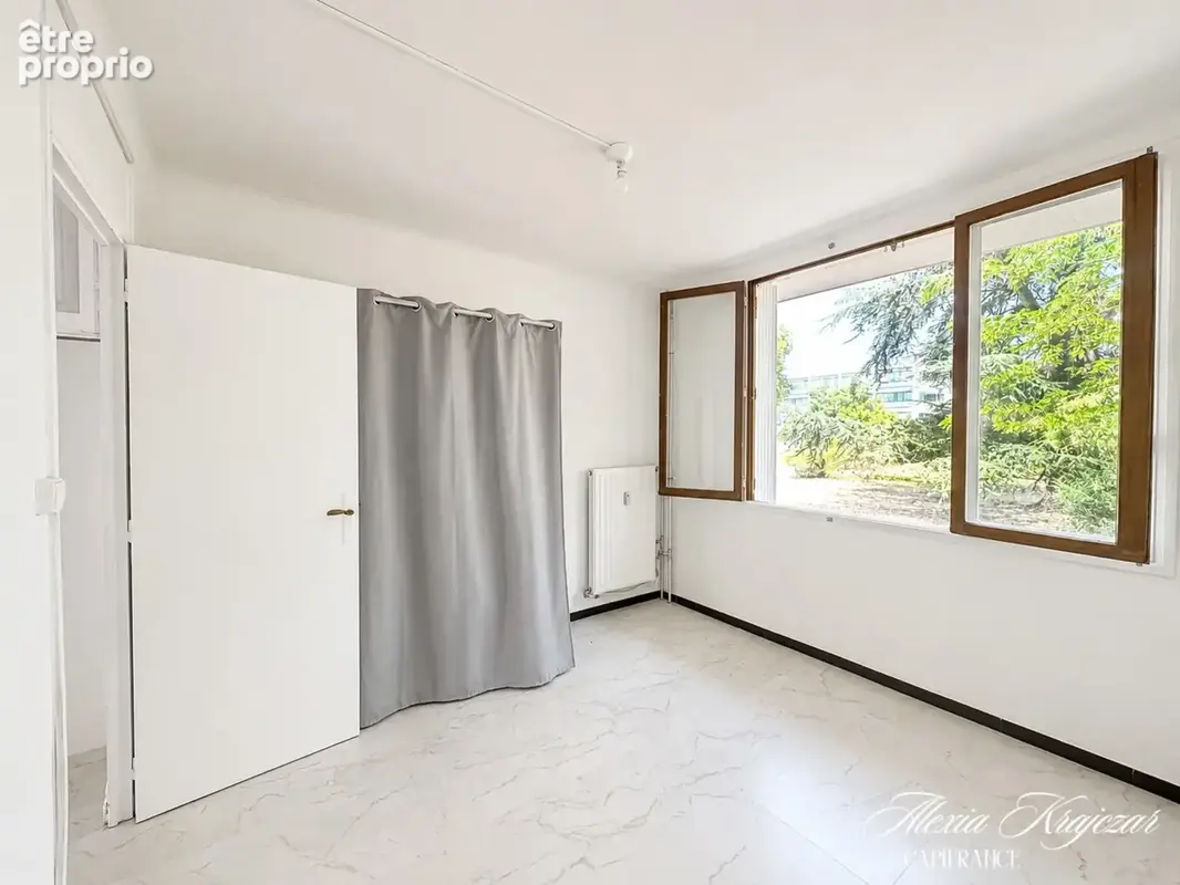 A VENDRE - Appartement T3 en résidence - 54m², 2 chambres - Loggia - Place de parking privative - Cave - BEZIERS, quartier le Ca - photo 7