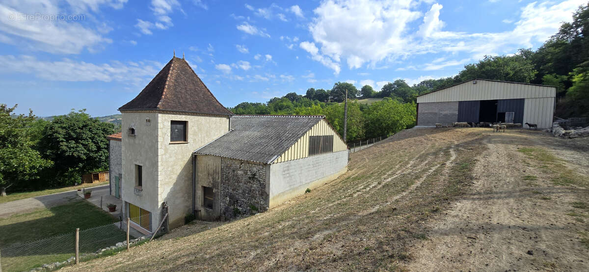Maison à PUJOLS