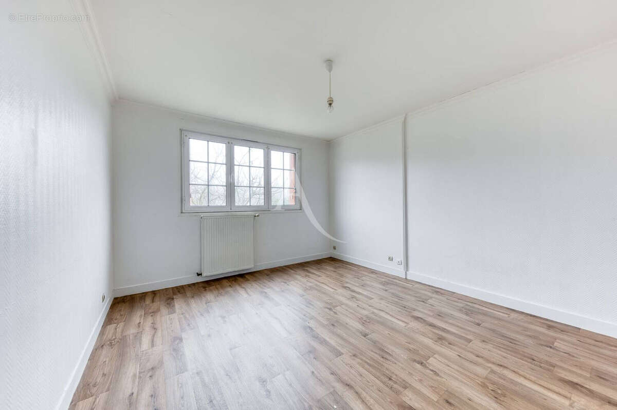 Maison à OZOIR-LA-FERRIERE