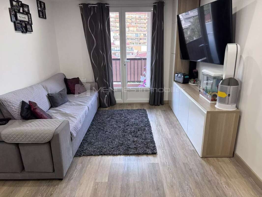 Menton – Appartement 3 pièces rénové avec balcons - photo 2