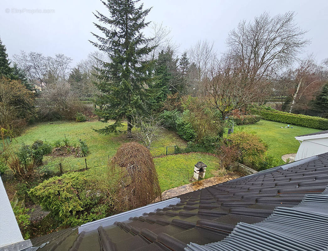 Maison à VOISINS-LE-BRETONNEUX