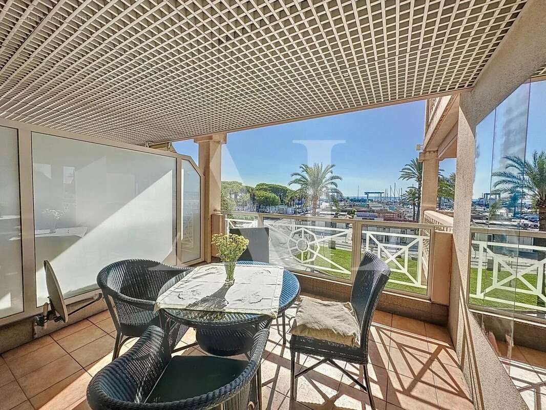 Appartement à VALLAURIS