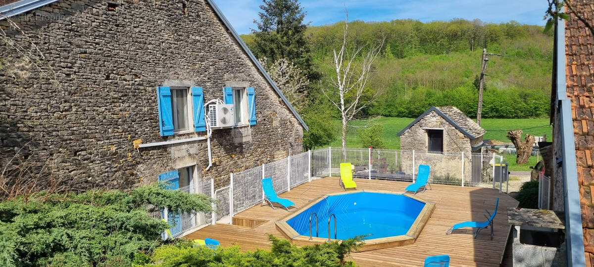 Maison à COLOMBIER